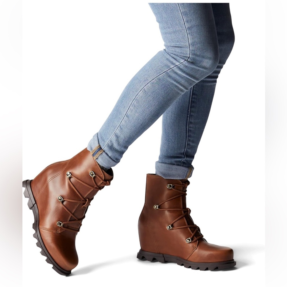 SOREL Women Joan Arctic | Hazelnut Leather
Blackened Brown size 10.5 gently used